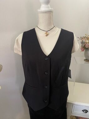 SO Black Sleeveless Vest